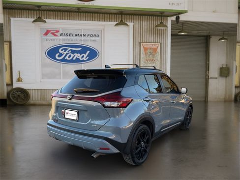 Used 2023 Nissan Kicks SR w/ SR Premium Package image 6