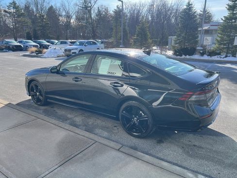 Used 2023 Honda Accord Sport image 45