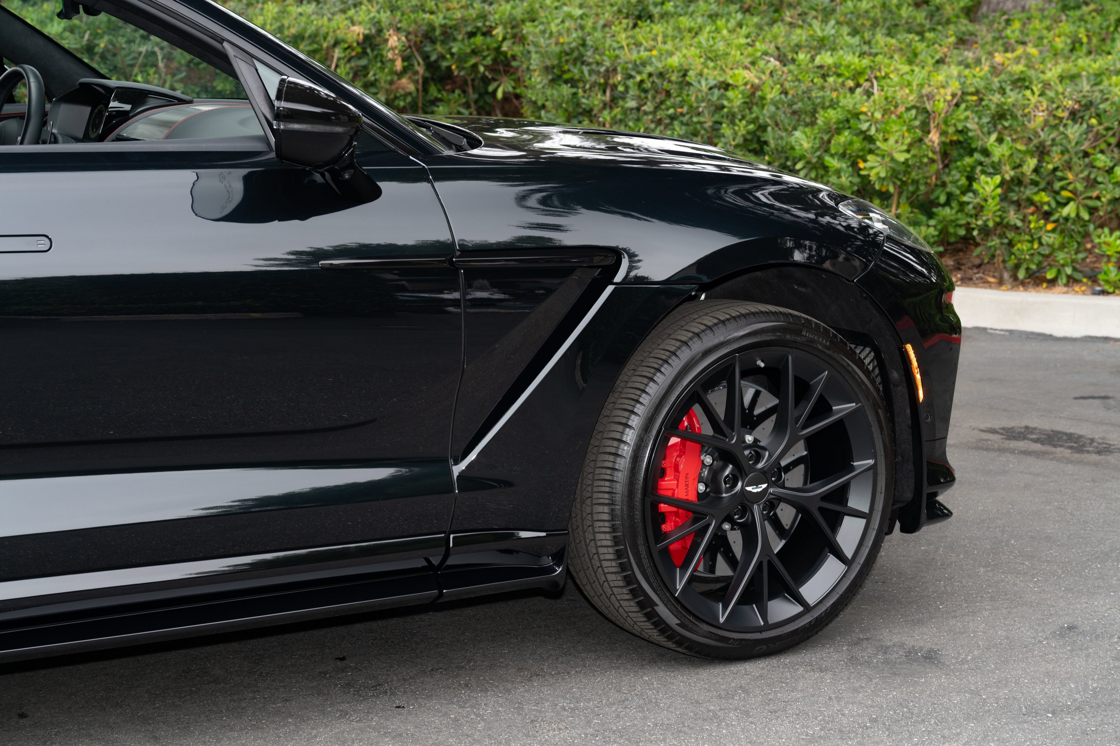 Used 2025 Aston Martin DBX 707 AWD/4WD image 8