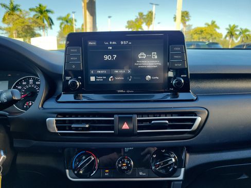 Used 2021 Kia Seltos S image 19