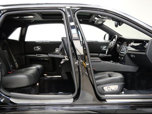Used 2019 Rolls-Royce Ghost Extended Wheelbase RWD image 41