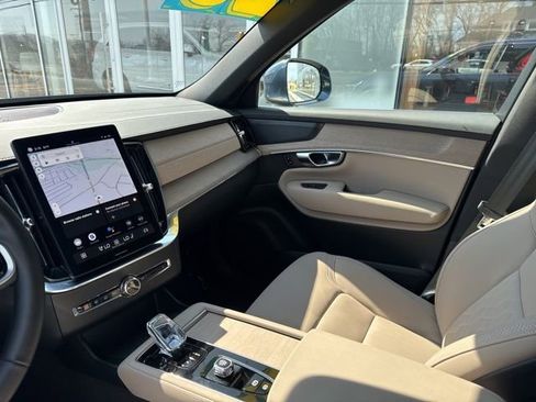 Used 2025 Volvo XC90 B6 Plus image 20
