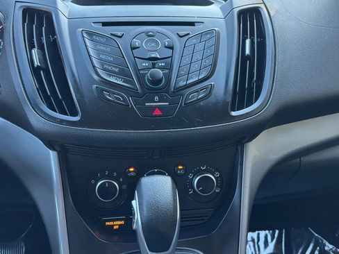 Used 2015 Ford Escape SE image 16