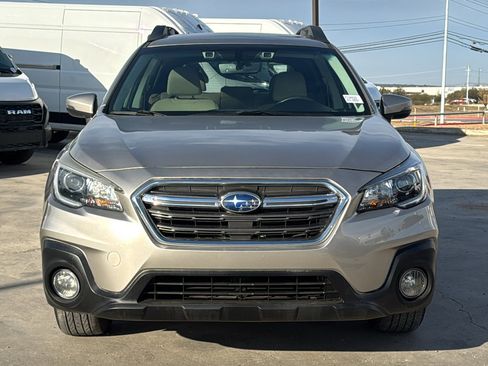 Used 2019 Subaru Outback 2.5i Premium image 2