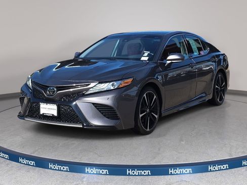 Used 2018 Toyota Camry XSE image 1