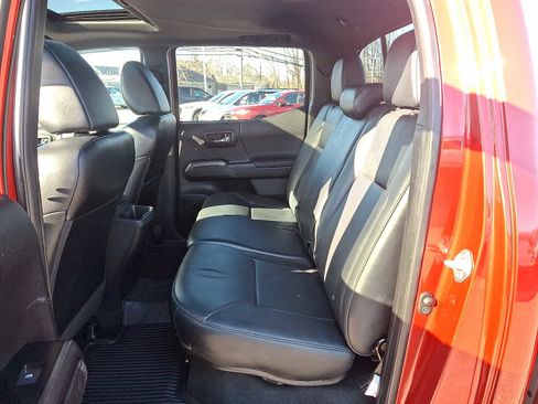 Certified 2021 Toyota Tacoma TRD Off-Road image 13