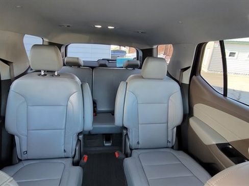 Used 2021 Chevrolet Traverse LT w/ LPO, Blackout Package image 41
