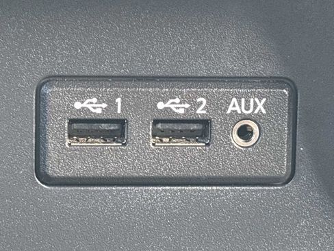 Used 2019 Nissan Titan SL w/ Midnight Edition image 29