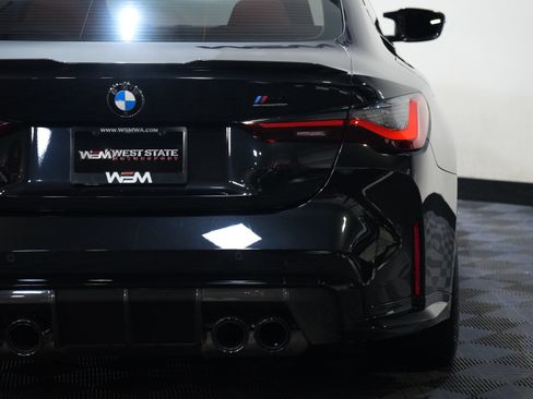 Used 2022 BMW M4 Competition w/ M Carbon Exterior Package RWD image 17