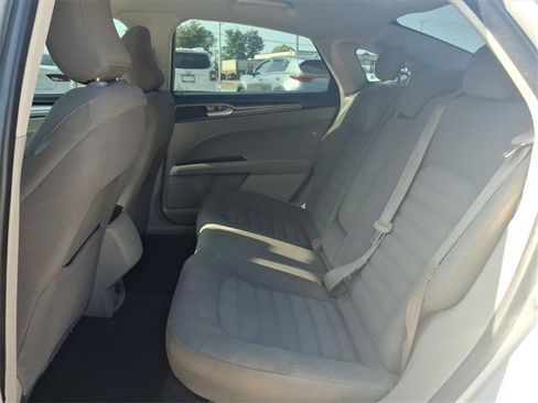 Used 2018 Ford Fusion SE image 20