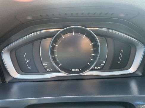 Used 2017 Volvo S60 T5 Dynamic image 10