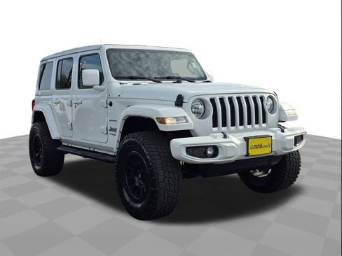 Used 2021 Jeep Wrangler Unlimited Sahara image 3