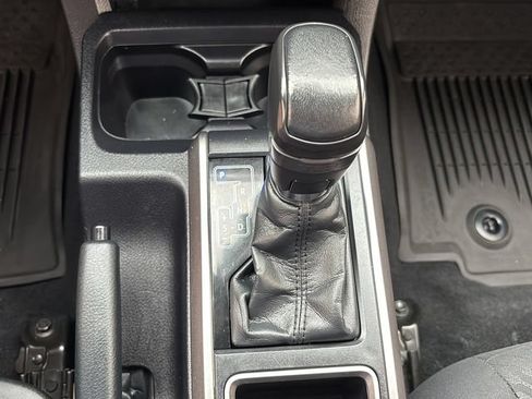 Used 2022 Toyota Tacoma SR5 RWD image 28