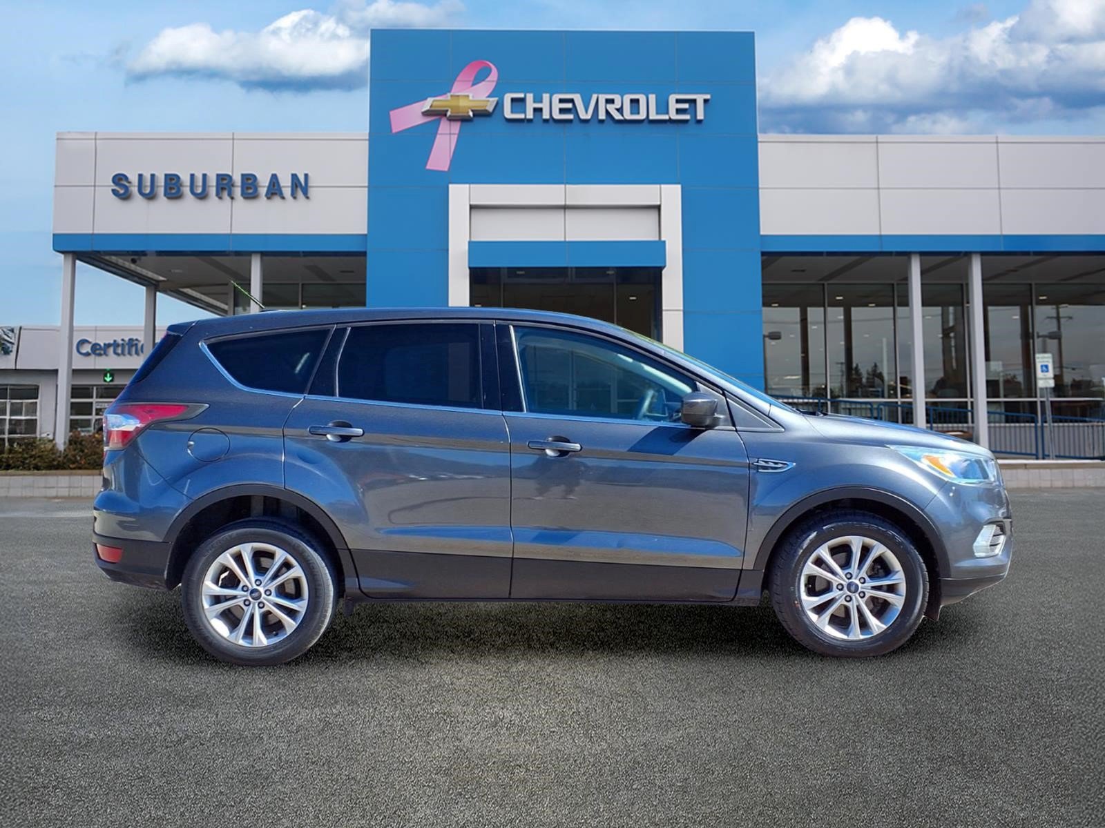 Used 2017 Ford Escape SE w/ SE Cold Weather Package FWD image 4