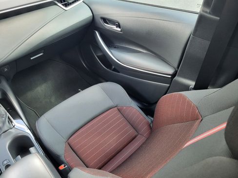 Used 2025 Toyota Corolla SE image 16