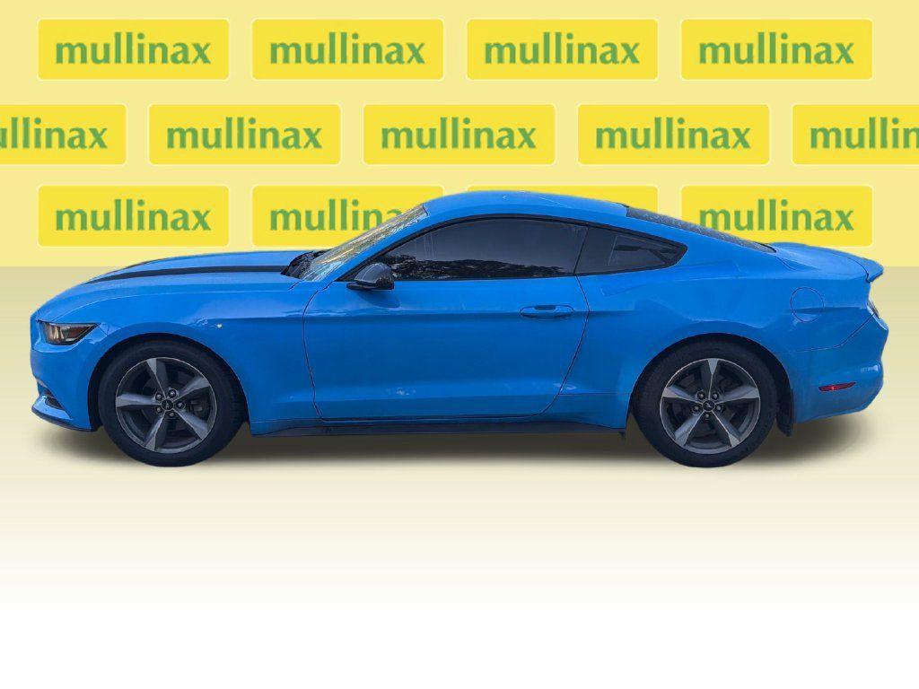 Used 2017 Ford Mustang Coupe RWD image 10