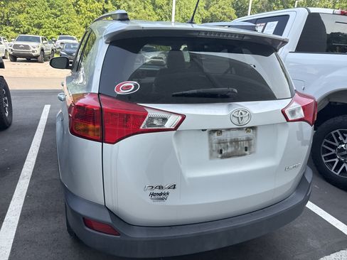 Used 2013 Toyota RAV4 Limited FWD image 9