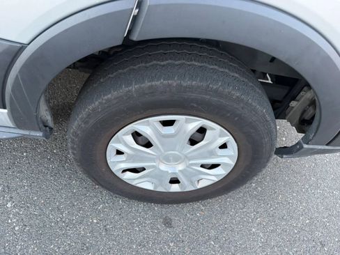 Used 2017 Ford Transit 350 XL image 28