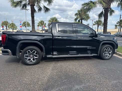 Used 2024 GMC Sierra 1500 SLT AWD/4WD image 5