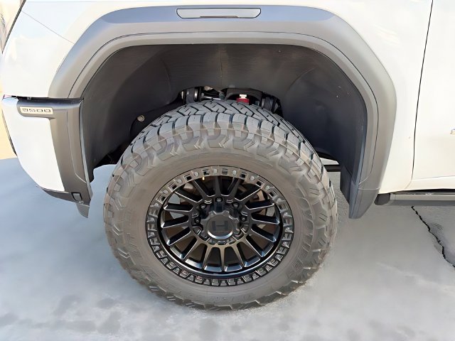 Used 2024 GMC Sierra 3500 AT4 w/ Technology Package AWD/4WD image 24