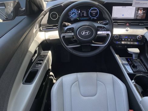 Certified 2024 Hyundai Elantra Limited FWD image 14