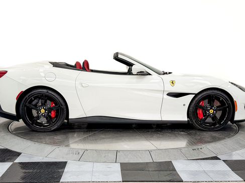 Used 2020 Ferrari Portofino RWD image 40