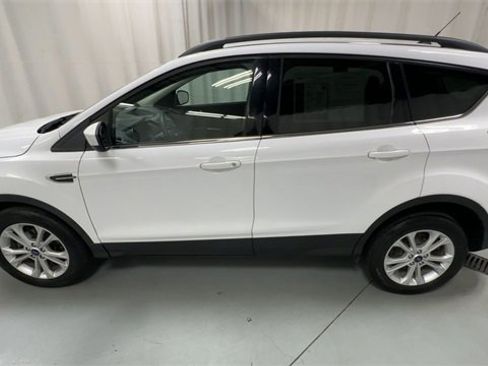 Used 2018 Ford Escape SE w/ Ford Safe & Smart Package image 6