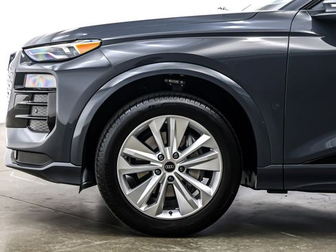 Used 2025 Audi Q6 e-tron Premium w/ Convenience Package image 11