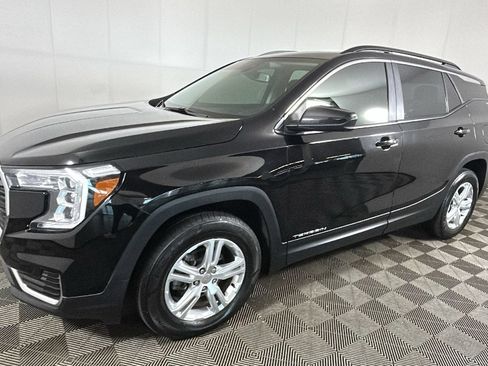 Used 2022 GMC Terrain SLE w/ Driver Convenience Package AWD/4WD image 9