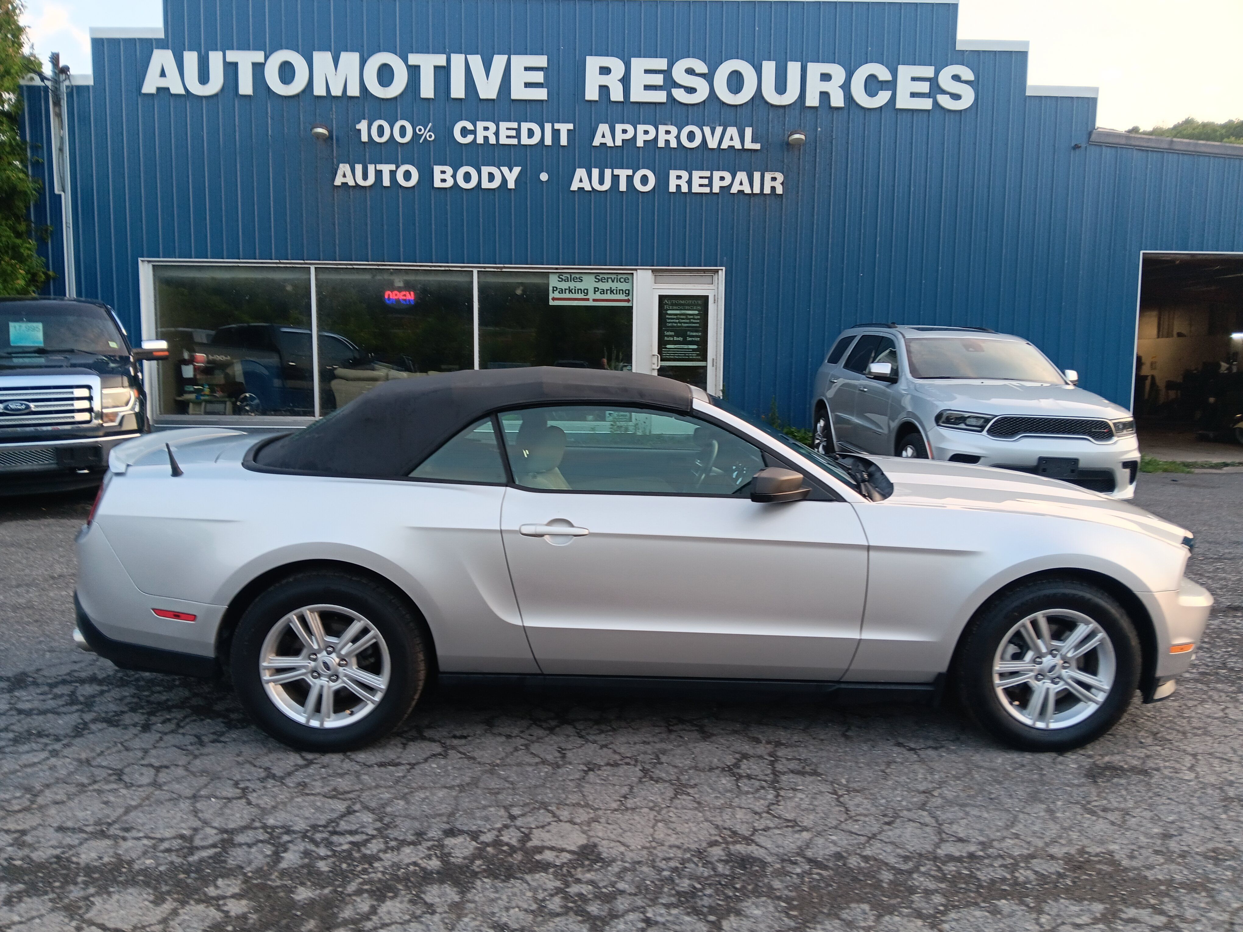 Used 2012 Ford Mustang Convertible RWD image 6