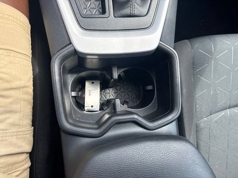 Used 2025 Toyota RAV4 XLE AWD/4WD image 21