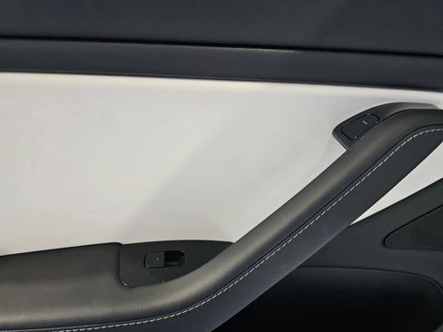 Used 2020 Tesla Model 3 Standard Range Plus RWD image 11