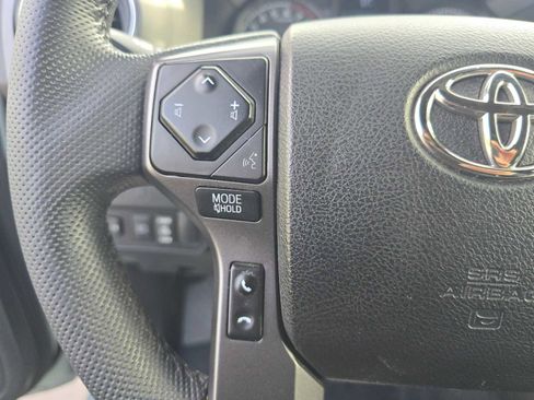 Certified 2022 Toyota Tacoma TRD Off-Road image 29