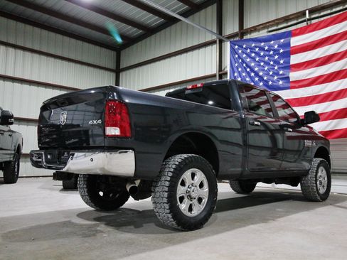 Used 2016 RAM 2500 SLT w/ Luxury Group AWD/4WD image 10