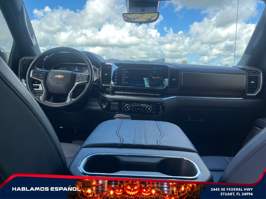 Used 2023 Chevrolet Silverado 1500 High Country w/ Technology Package AWD/4WD image 15