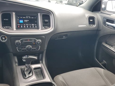 Used 2022 Dodge Charger SXT w/ Blacktop Package image 15