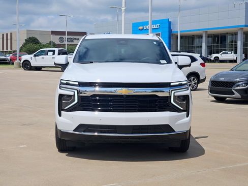 Used 2025 Chevrolet Tahoe LS RWD image 2