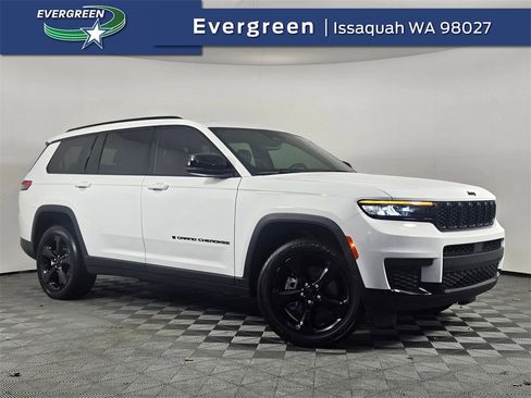 Used 2022 Jeep Grand Cherokee L Altitude image 1