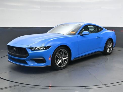 Used 2025 Ford Mustang Premium RWD image 8