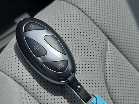 New 2026 Hyundai Elantra Limited FWD image 32