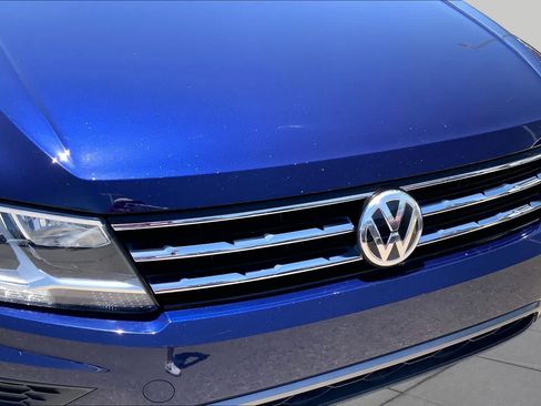 Used 2021 Volkswagen Tiguan SE AWD/4WD image 29