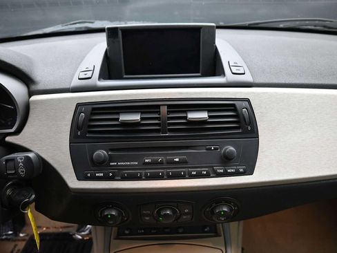 Used 2005 BMW Z4 3.0i RWD image 9