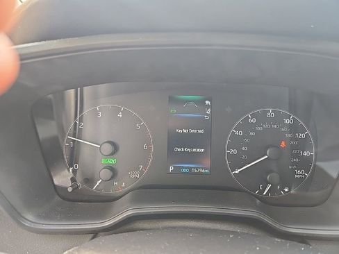 Used 2024 Toyota Corolla LE w/ LE Convenience Package image 5