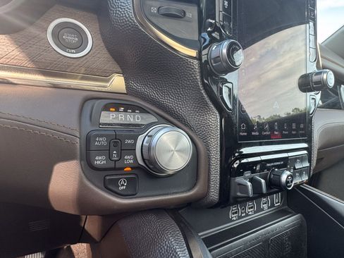 Used 2025 RAM 1500 Limited w/ Trailer Tow Group AWD/4WD image 32