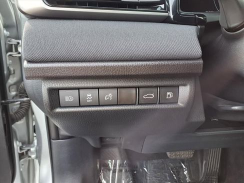 Used 2025 Toyota Camry XLE image 14