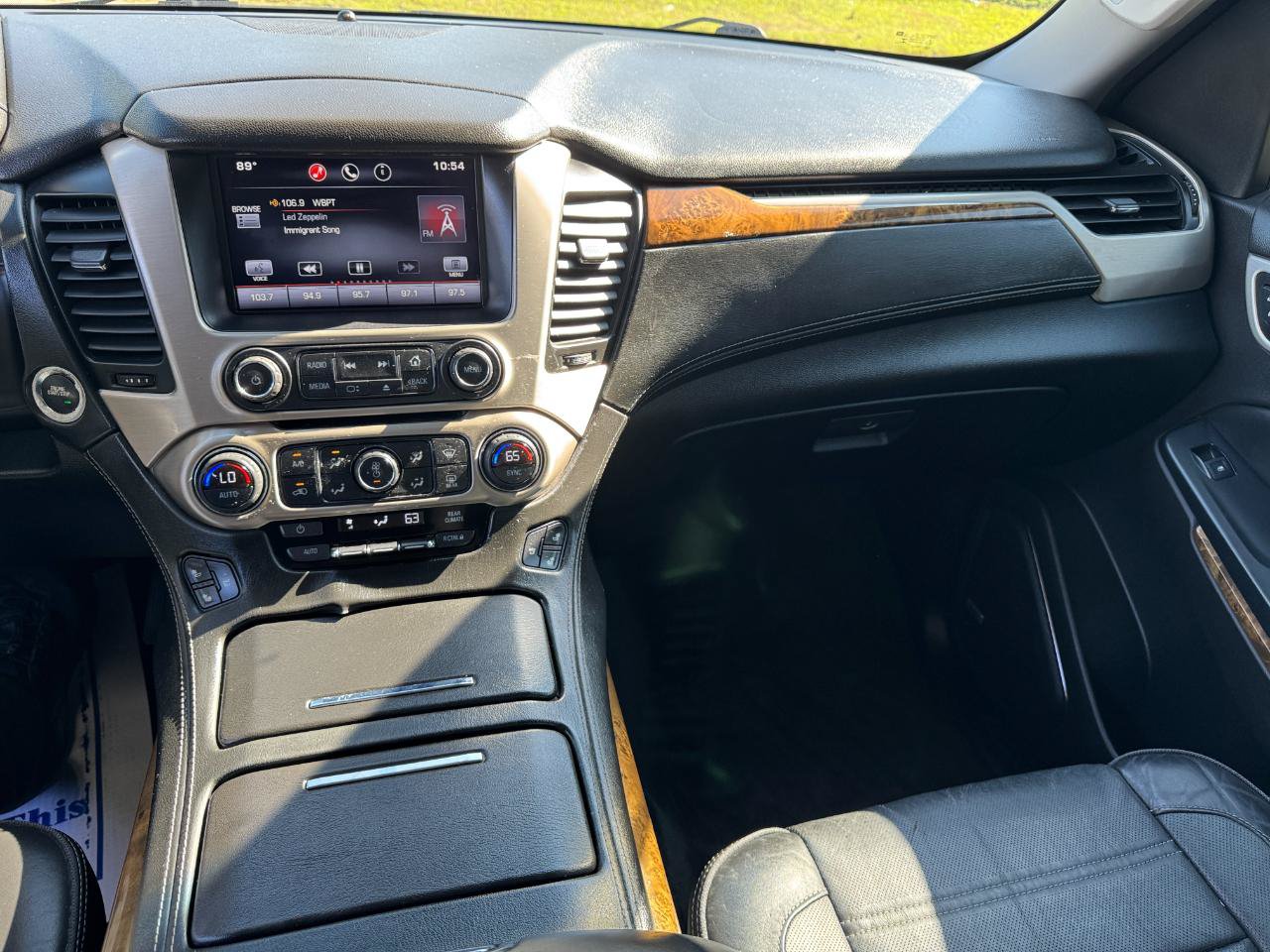 Used 2015 GMC Yukon Denali w/ Open Road Package RWD image 42