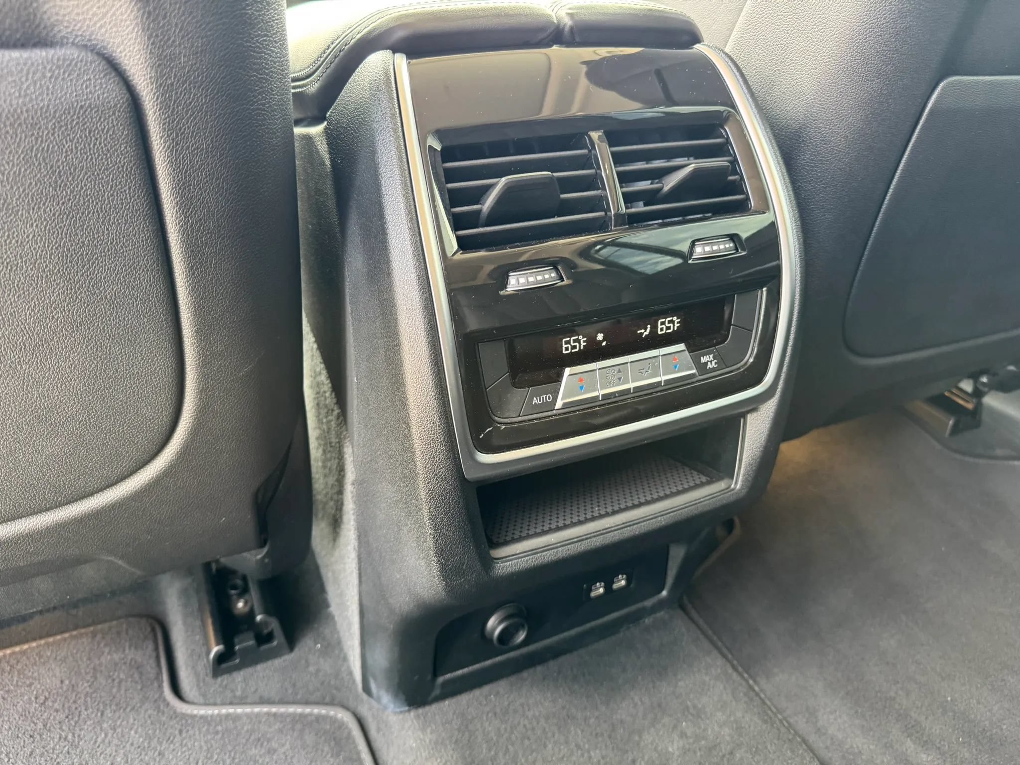 Used 2023 BMW X7 xDrive40i AWD/4WD image 14