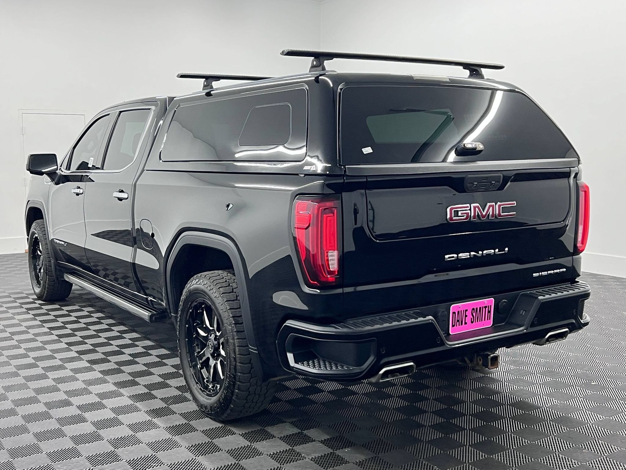 Used 2019 GMC Sierra 1500 Denali w/ Denali Ultimate Package AWD/4WD image 3