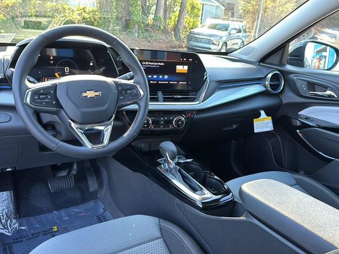 New 2026 Chevrolet Trax LT w/ Driver Confidence Package image 16