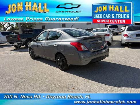 Used 2019 Nissan Versa SV FWD image 7